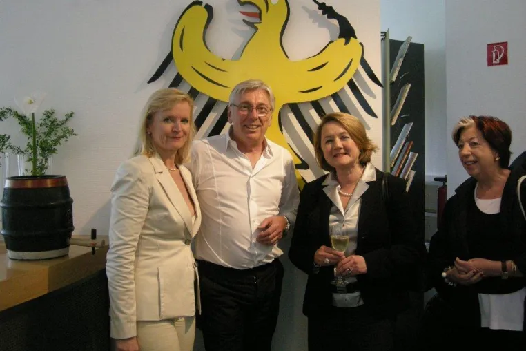 Bild: Erfolgreiche Vernissage in der Agentur Leven