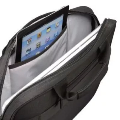 Bild: Case Logic macht mobil: Neue Taschen für Notebooks mit integriertem iPad Fach