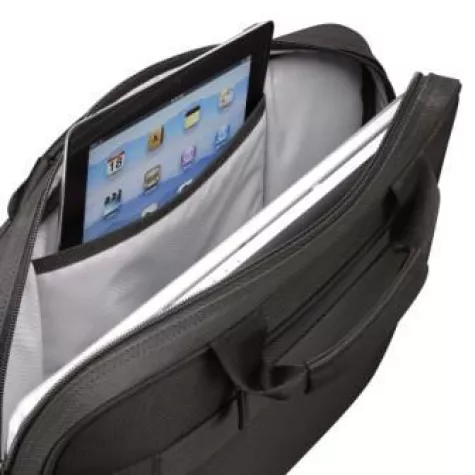 Bild: Case Logic macht mobil: Neue Taschen für Notebooks mit integriertem iPad Fach