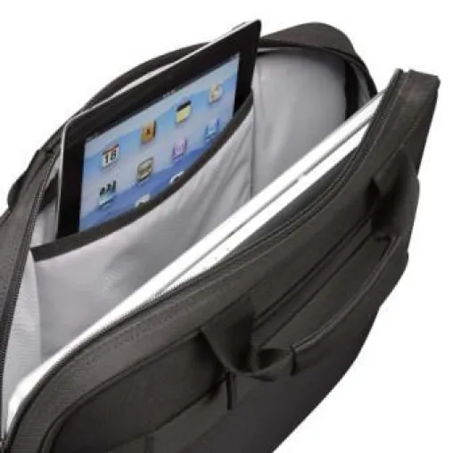 Bild: Case Logic macht mobil: Neue Taschen für Notebooks mit integriertem iPad Fach