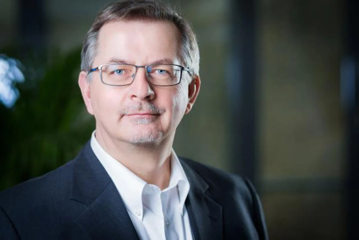 Eberhard Meyer verstärkt A?PARI.