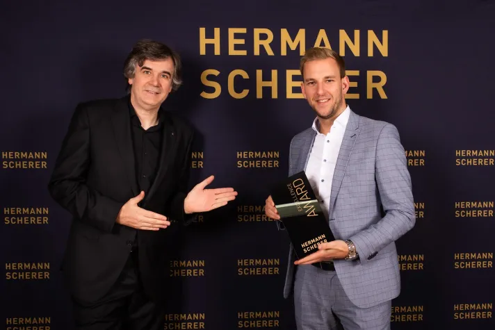 Bild: Adelzhausener Simon Konrad mit „Excellence-Award“ ausgezeichnet