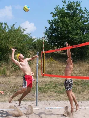 Bild: "One-Pack" und "Volleybären" - die Gewinner des SFBeach-Auto-Müller-MINI-Volleyballcup 2007