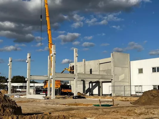 Bild: Baubeginn der neuen Hesebeck Küchenwelt 