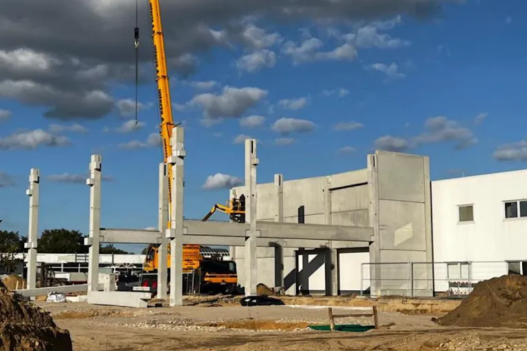 Bild: Baubeginn der neuen Hesebeck Küchenwelt 