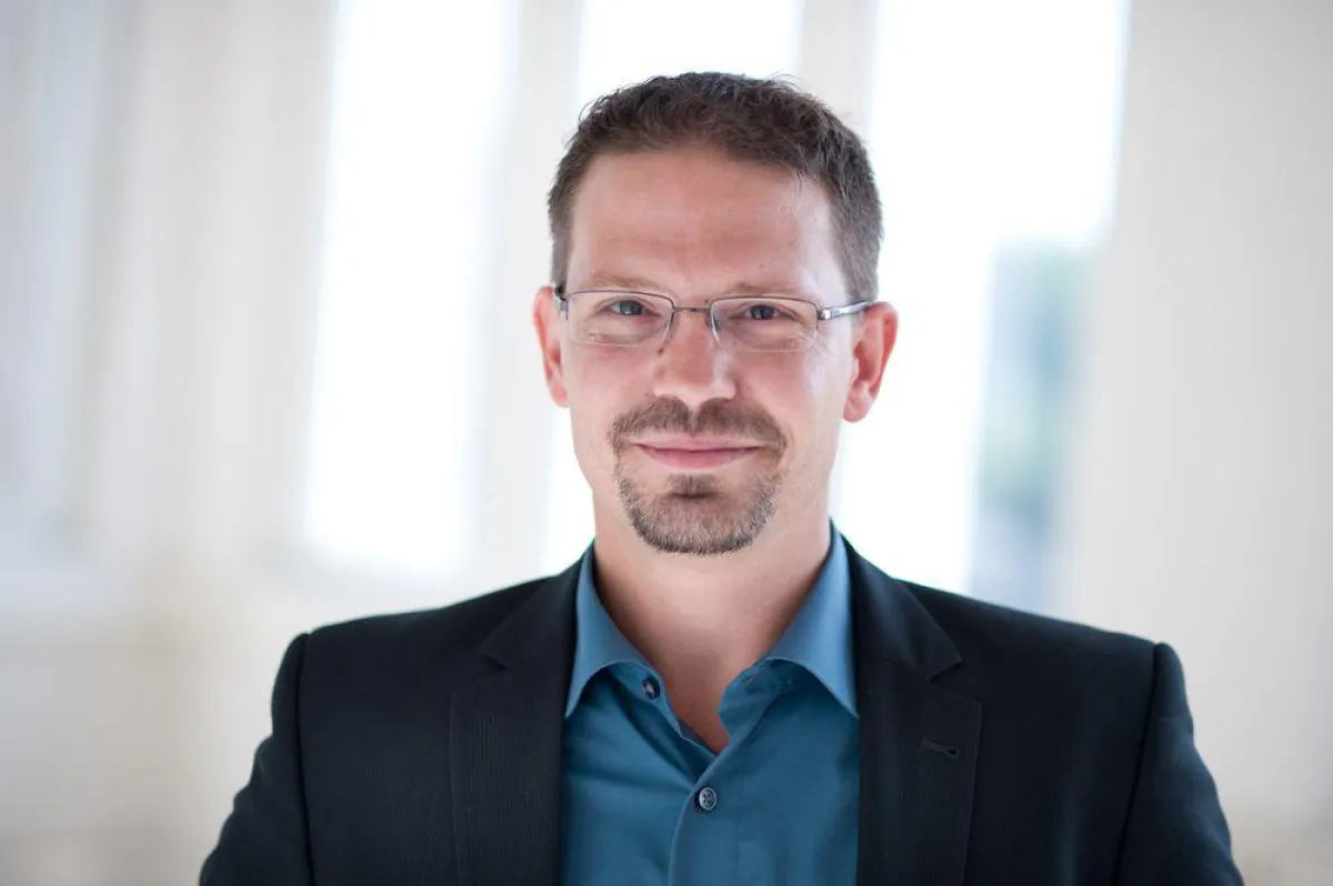 Arbeitgeber und Soldaten im Dialog