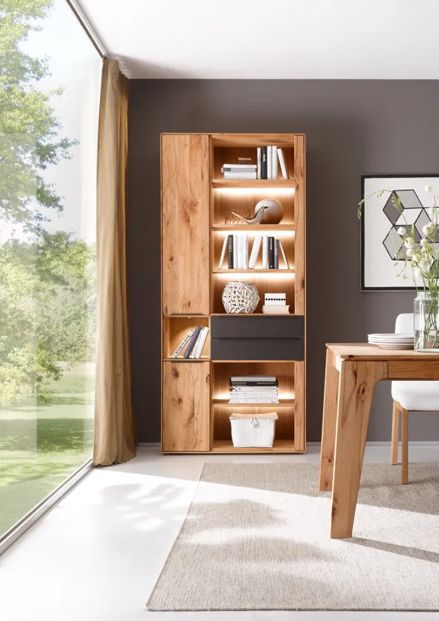 Geschlossenes Regal aus der kollektion Ramos (© Möbelwerke Decker)
