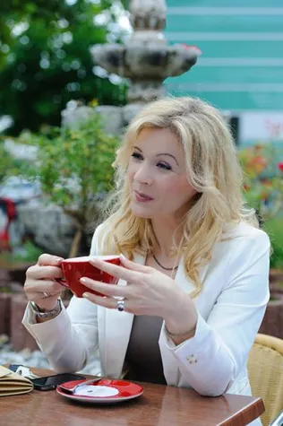 Bild: Schauspielerin mit Biss