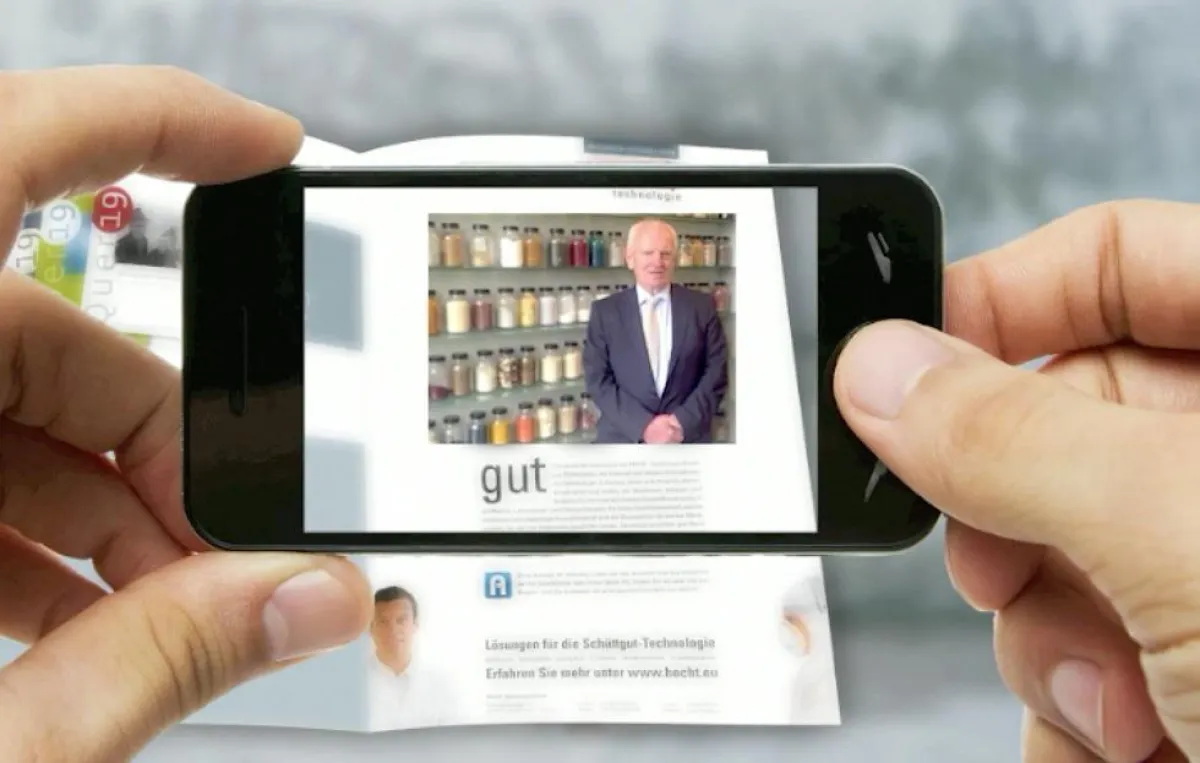 Augmented Reality: Mit einem Smartphone oder einem Tablet-PC wird die Printanzeige zum Leben erweckt