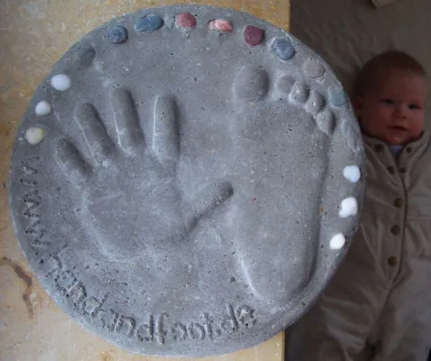 Bild: Bastelsets für 3D – Abdrücke in Stein für den Garten: Einfach, hautfreundlich, sauber und günstig