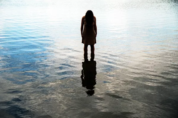 Bild: Kathrin von Eye Photographie / Ausstellung „IM FLUSS“ / Klosterscheune Zehdenick