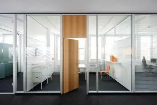 Bild: Neue Trennwände von feco zur Bau 2009