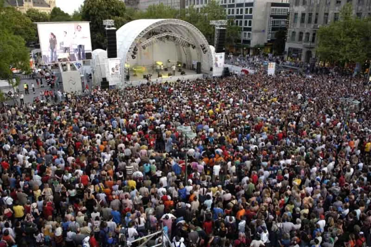 Rundbogenbühne (Foto: Megaforce, frei zur Veröffentlichung bei Namensnennung)