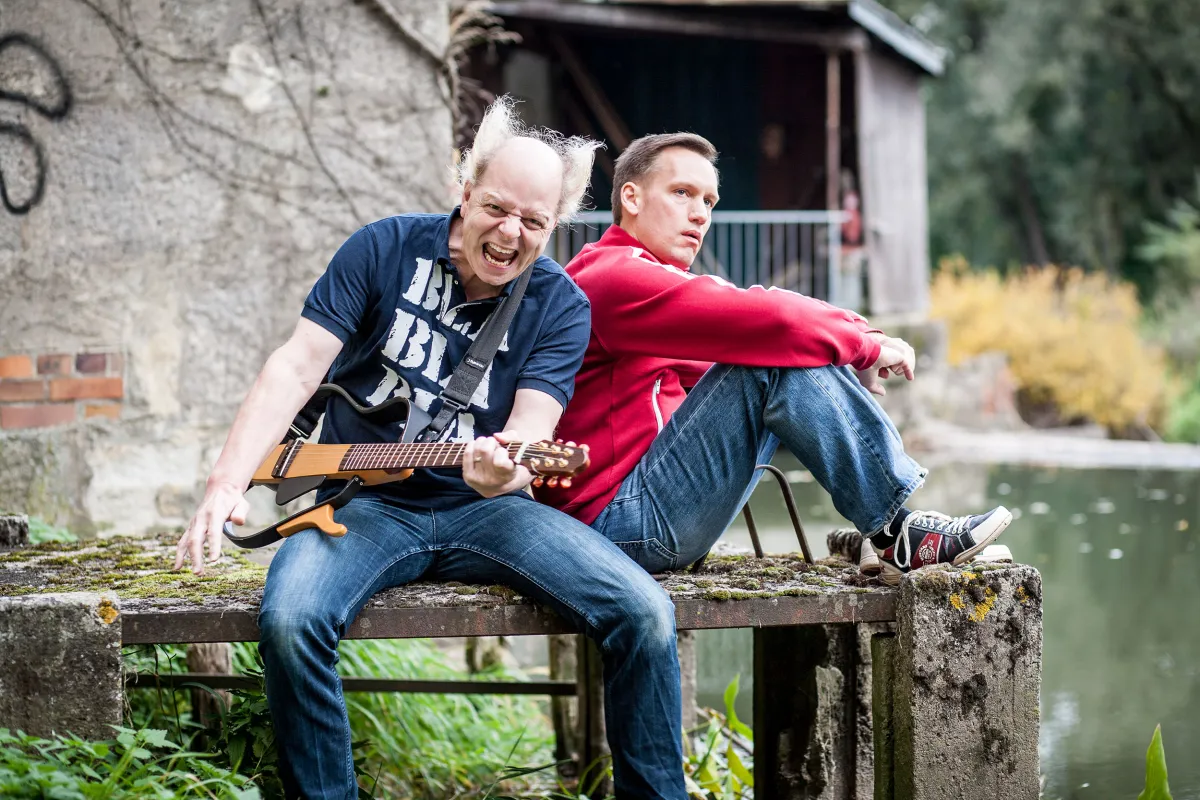 Atze Bauer und Jörg Kaiser präsentieren die interaktive Live-Stream-Show „Sonst nu was?!