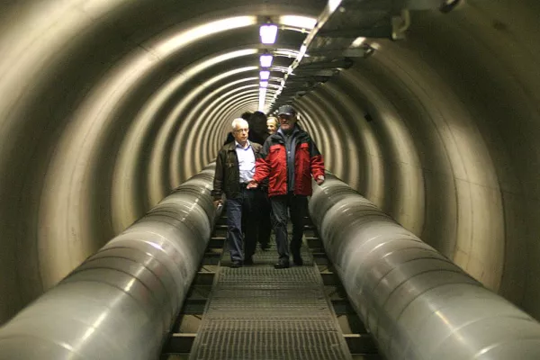 Bild: Darum ist es unterm Rhein so schön: Deutsche Reihenhaus-Kunden im Fernwärmetunnel der Kölner RheinEnergie