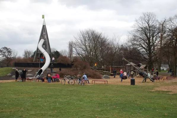 Bild: Weltspieltag: Gemeinsam auf den Spielplatz