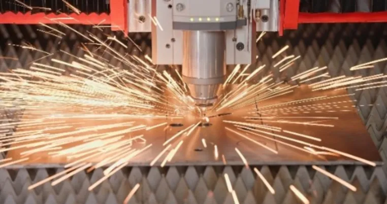 Best-in-Class-Qualität zum fairen Preis: JFY setzt neue Maßstäbe im Einstiegssegment für Blechbearbeitung Bild: Best-in-Class-Qualität zum fairen Preis: JFY setzt neue Maßstäbe im Einstiegssegment für Blechbearbeitung