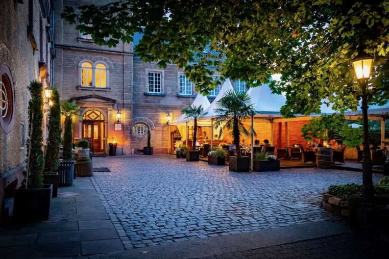 "Kellerzauber" im Schloss Edesheim Bild: "Kellerzauber" im Schloss Edesheim