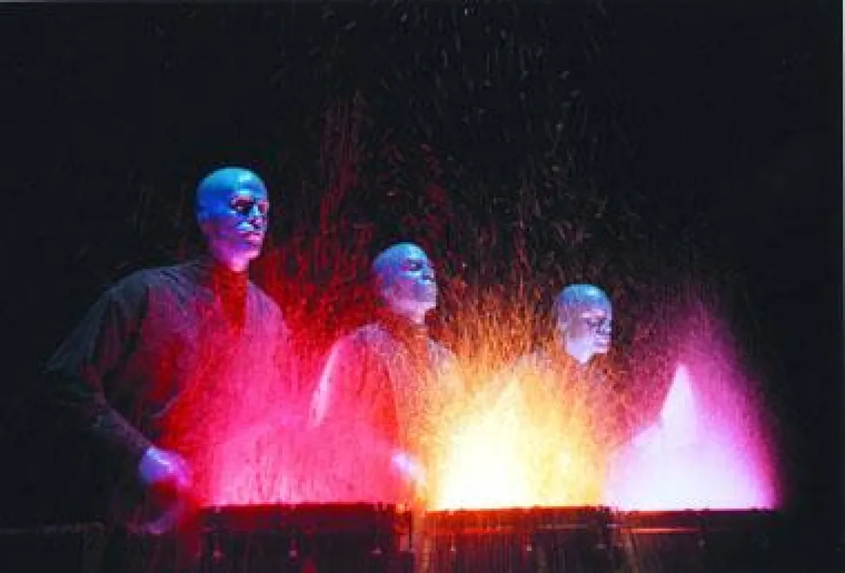 'Drum-Finale' - BLUE MAN GROUP Berlin