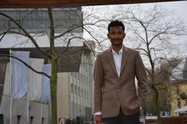 Bild: Hilfe für Erdbebenopfer: DAAD-Preis geht an nepalesischen Studenten der Frankfurt UAS