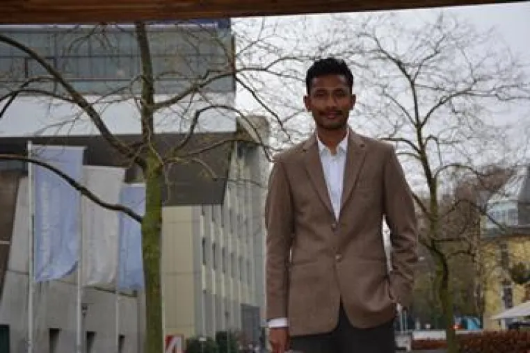 Bild: Hilfe für Erdbebenopfer: DAAD-Preis geht an nepalesischen Studenten der Frankfurt UAS