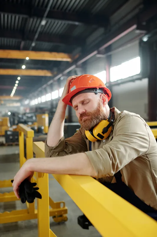 Demotivierter Werker (© KI-generiertes Bild)