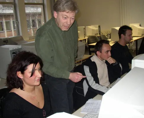 Infoveranstaltung über schulische Berufsausbildung zum Assistenten in Biologie, Informatik oder Elektrotechnik Bild: Infoveranstaltung über schulische Berufsausbildung zum Assistenten in Biologie, Informatik oder Elektrotechnik