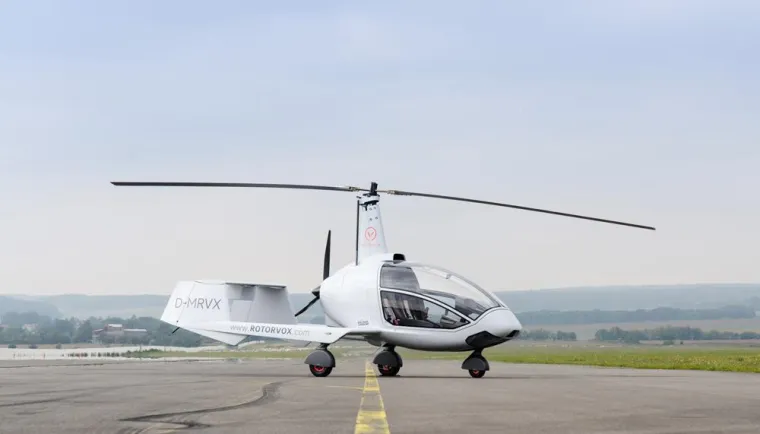 Bild: Ultraleichter Carbon-Gyrocopter aus Thüringen präsentiert
