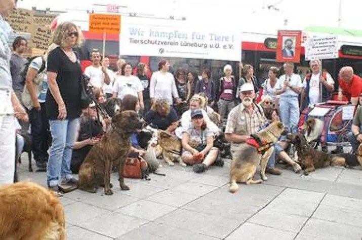 Bild: Protest gegen Verschärfung des Niedersächsischen Hundegesetzes