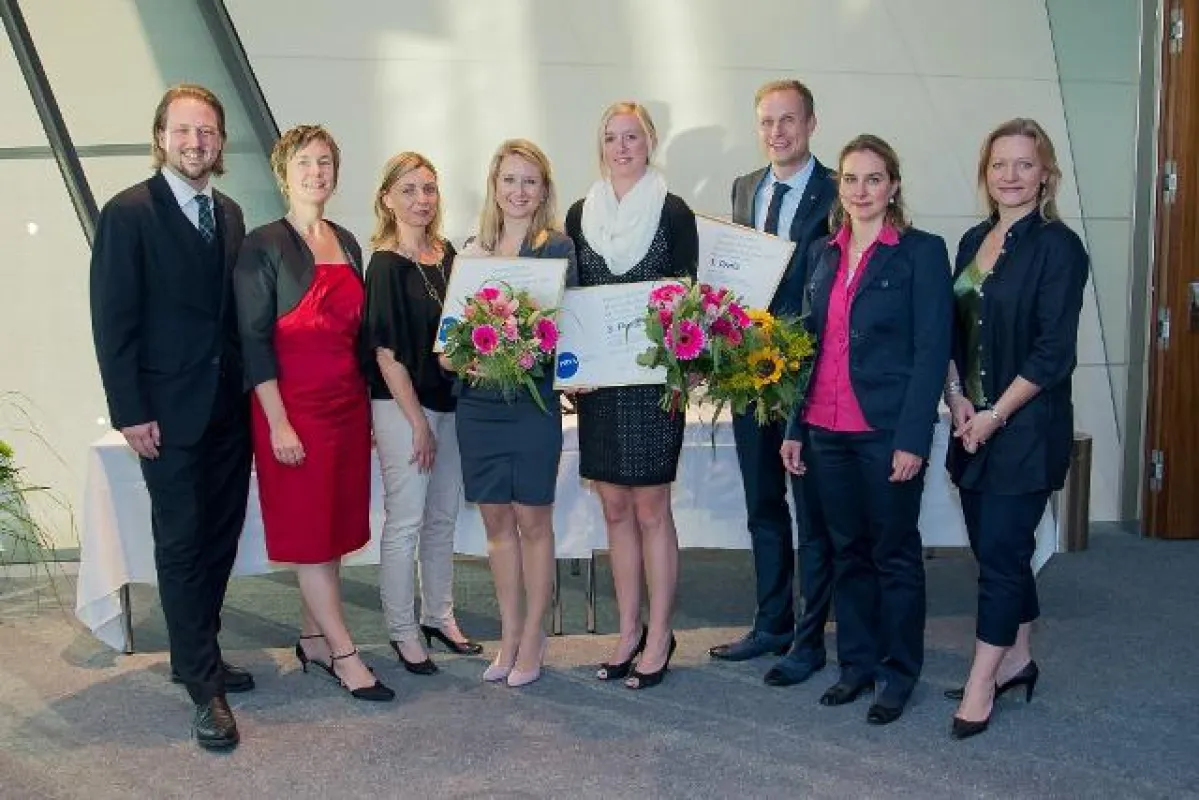 Ingo Martin (1. Preis, 3.v.r), Simone Heinrich (IK Heidelberg, 2.v.r.)