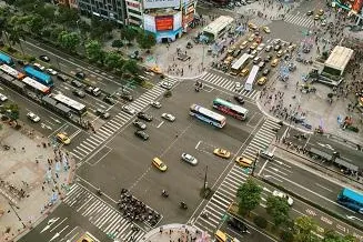 Bild: Gorillaverbot, Zwangsversteigerung, Feuerlöscher-Pflicht & Co.: Kuriose Verkehrsregeln aus aller Welt