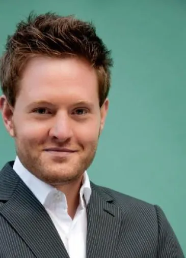 Bild: Oliver Scheffel als Speaker bei Konferenz für Persönlichkeitsentwicklung und Selbstmanagement