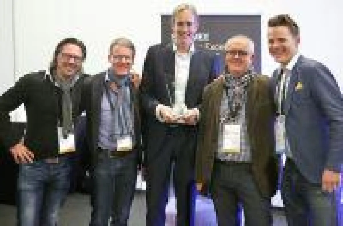 Rinse Tamsma, SAP Senior Vice President Global Channels & General Business Middle and Eastern (m.) und das maihiro-Team.