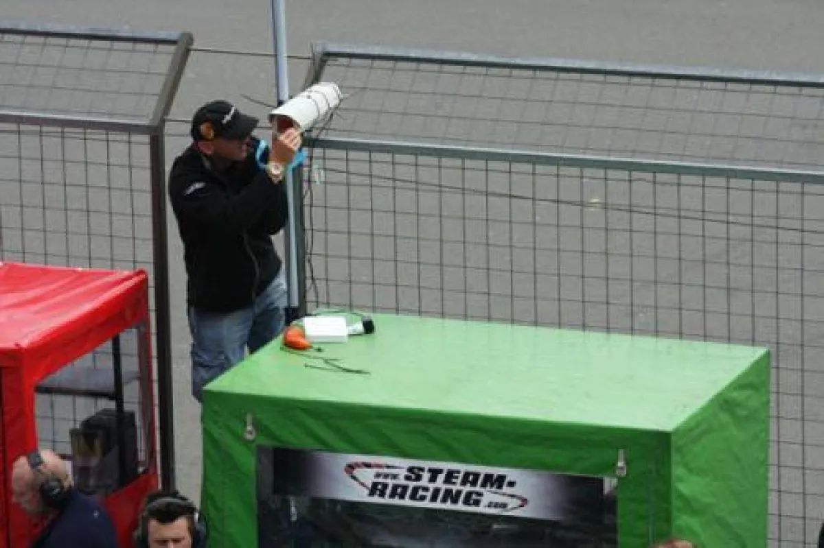 Via Wireless-Lan wurden die Bilddaten dann in die VIP-Lounge des Rennstalles übertragen.