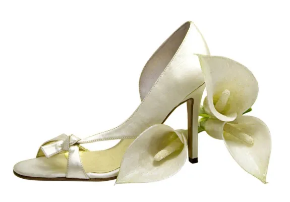 Bild: Der perfekte Maßschuh für die bezaubernde Braut