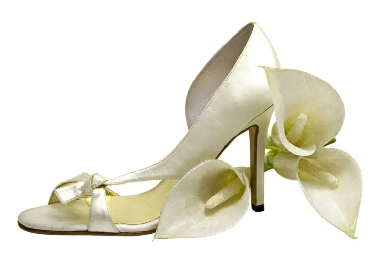 Bild: Der perfekte Maßschuh für die bezaubernde Braut