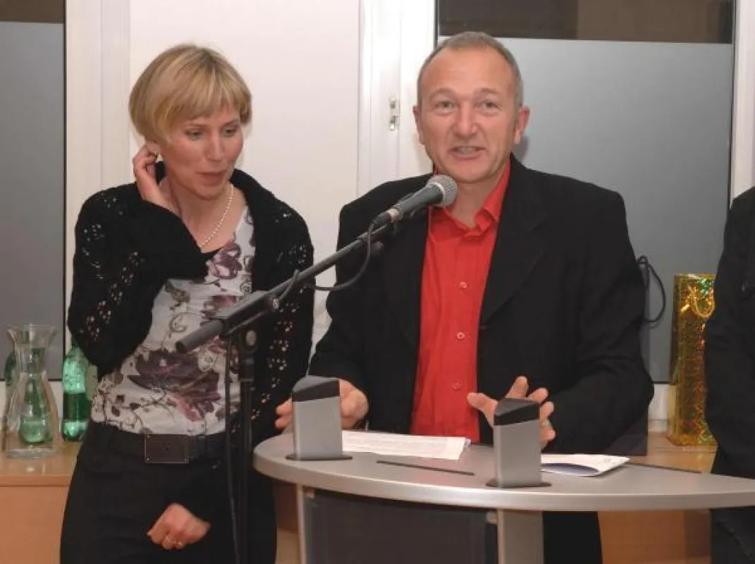 SMO-Geschäftsführerin Elisabeth Schäfer begrüßte die Gäste zur Eröffnung der neuen SMO-Tagesklinik in Bregenz.