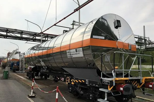 Bild: Sasol rüstet Ethylenoxid Transporte mit aJour ATEX-Telematik aus