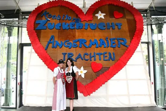 Größtes Lebkuchenherz der Welt Bild: Größtes Lebkuchenherz der Welt