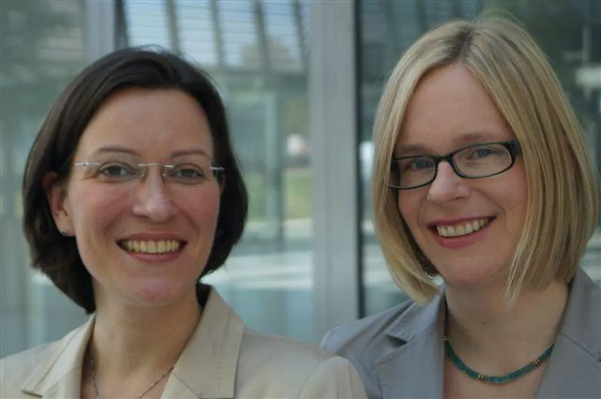 Katharina Krause und Kristina Lange, die Geschäftsführerinnen der TL TRANSLATIONES GmbH