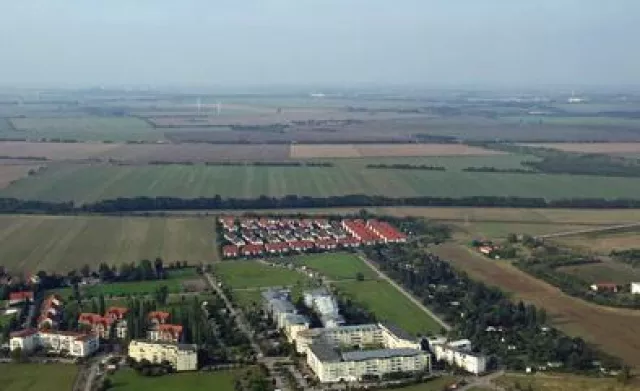 Bild: DIP-Partner AENGEVELT vermittelt Portfolio mit 79 Reihenhäusern im Raum Leipzig-Halle