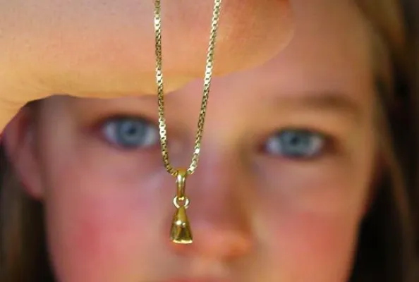 Bild: Von der Zahnlücke zur Marktlücke - Ausgefallener Schmuck