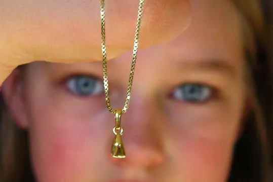 Bild: Von der Zahnlücke zur Marktlücke - Ausgefallener Schmuck