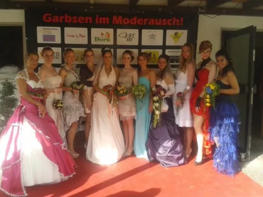 Bild: Garbsen im Moderausch präsentiert extravagante Brautmode und Abendmode nach Maß