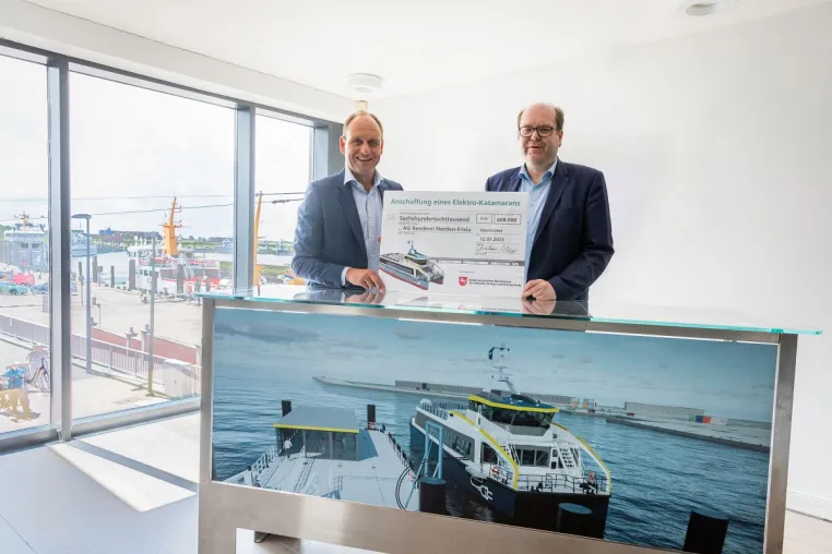 Bild: Umweltminister Meyer besucht Reederei Norden-Frisia