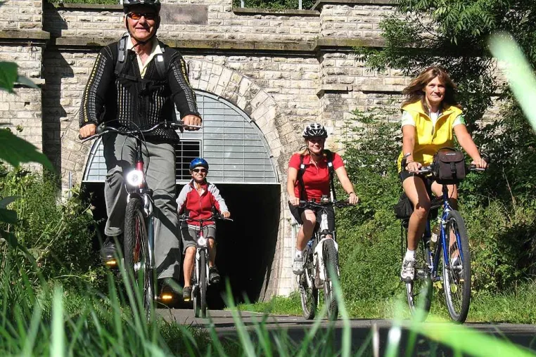 Bild: Bahnradweg Hessen durch Vogelsberg und Rhön rechtzeitig für die Radlersaison fertiggestellt