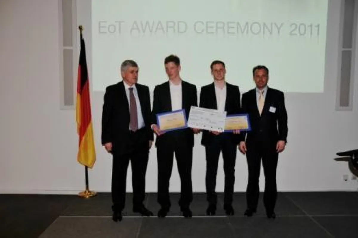 Vincent von Kirch und Roman Wolf, Schüler des Taunusgymnasiums in Königstein, Sieger des Businessplan-Wettbewerbs