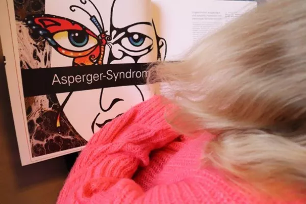 „Die ist doch nur schlecht erzogen“: Autismus bei Mädchen und Frauen Bild: „Die ist doch nur schlecht erzogen“: Autismus bei Mädchen und Frauen