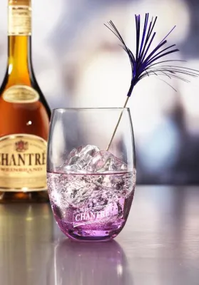 Bild: Rosa Zeiten im März - Ein Drink für Inspektor Clouseau