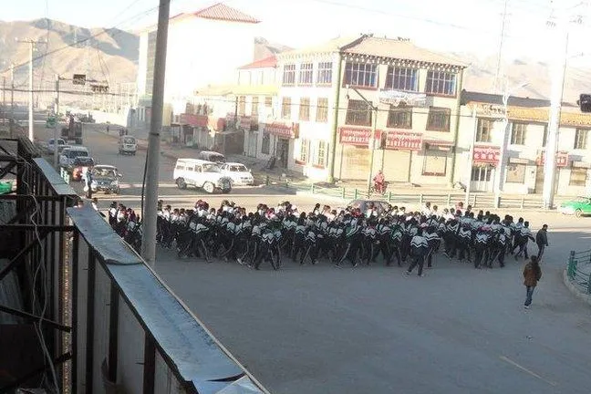 Nun auch in Tsolho Schüler- und Studentenproteste gegen den chinesischsprachigen Lehrplan Bild: Nun auch in Tsolho Schüler- und Studentenproteste gegen den chinesischsprachigen Lehrplan